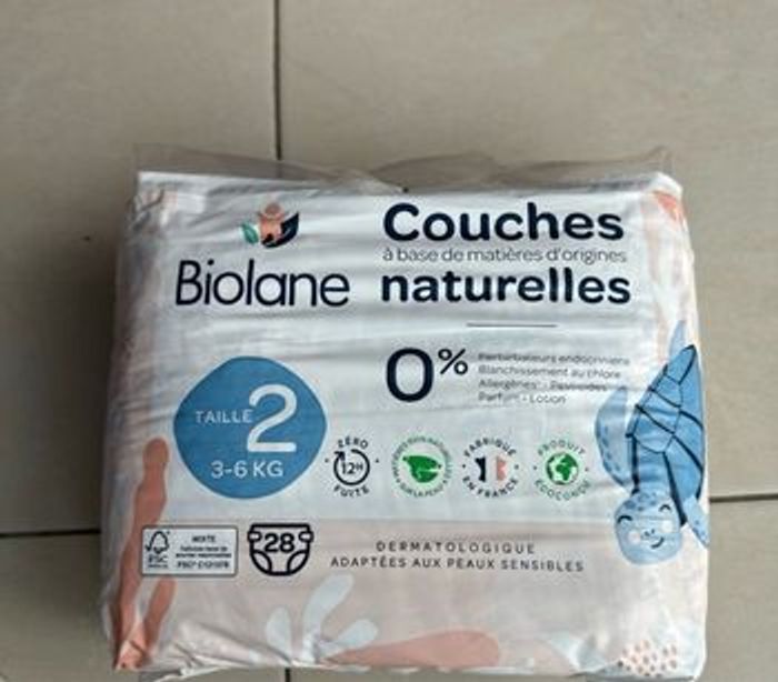 Lot de 4 paquets de  Couches BIOLANE taille 2