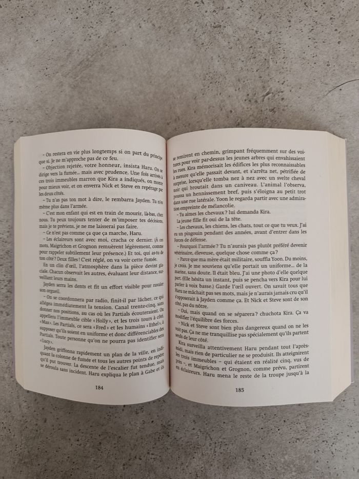 Livre Partials - photo numéro 3