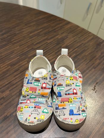 Chaussons a scratchs en toile imprimée et cuir vert baudet taille 22