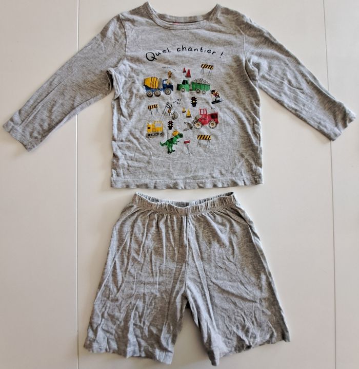 Pyjama short garçon 5 ans TBE - photo numéro 2