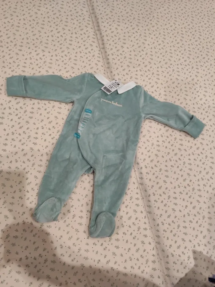 Pyjama magnifique premiers bonheurs 1 mois