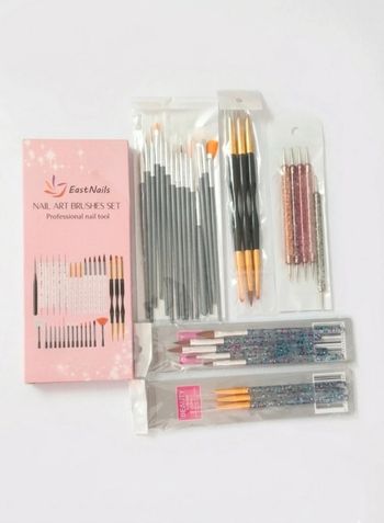 Set 31 pièces pinceaux nail art neuf 