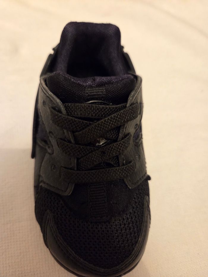 Vends baskets bebe nike noires taille 21 quasi neuves jamais portees - photo numéro 5