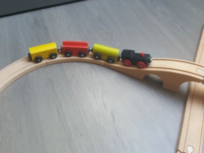 Circuit train en bois 20 pièces - photo numéro 3