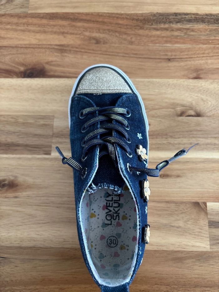 Basket en toile bleue et dorée - photo numéro 8