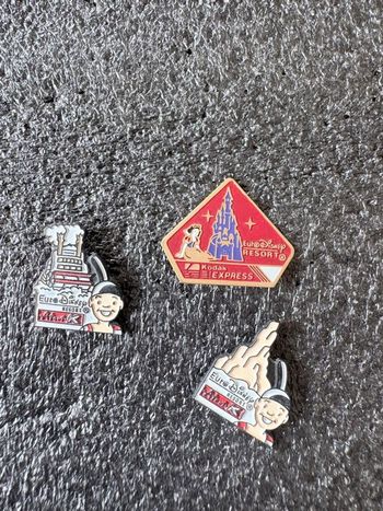 Pin’s officiel vintage Disneyland Paris