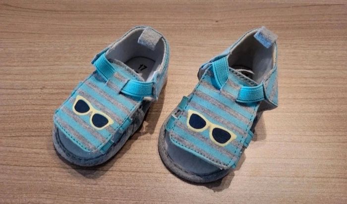 Sandale taille 17