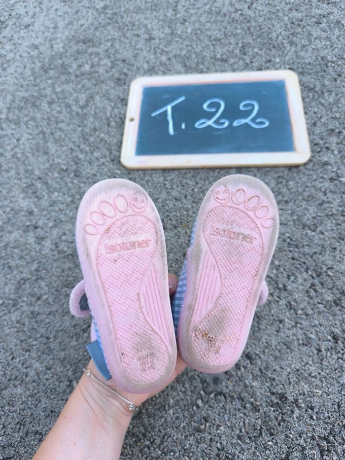 Chaussons Isotoner taille 22 en très bon état - photo numéro 5