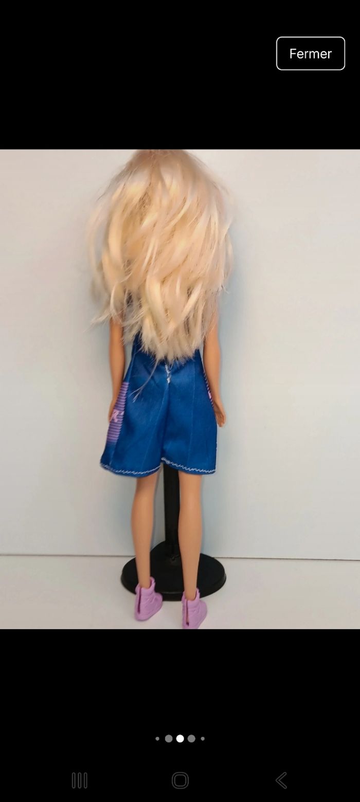 Poupée mattel barbie tenue sport tête 2015 corp 2015 fjf13
Poupée et ensemble compris - photo numéro 4