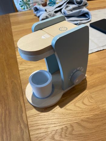 Cafetière bois jouet