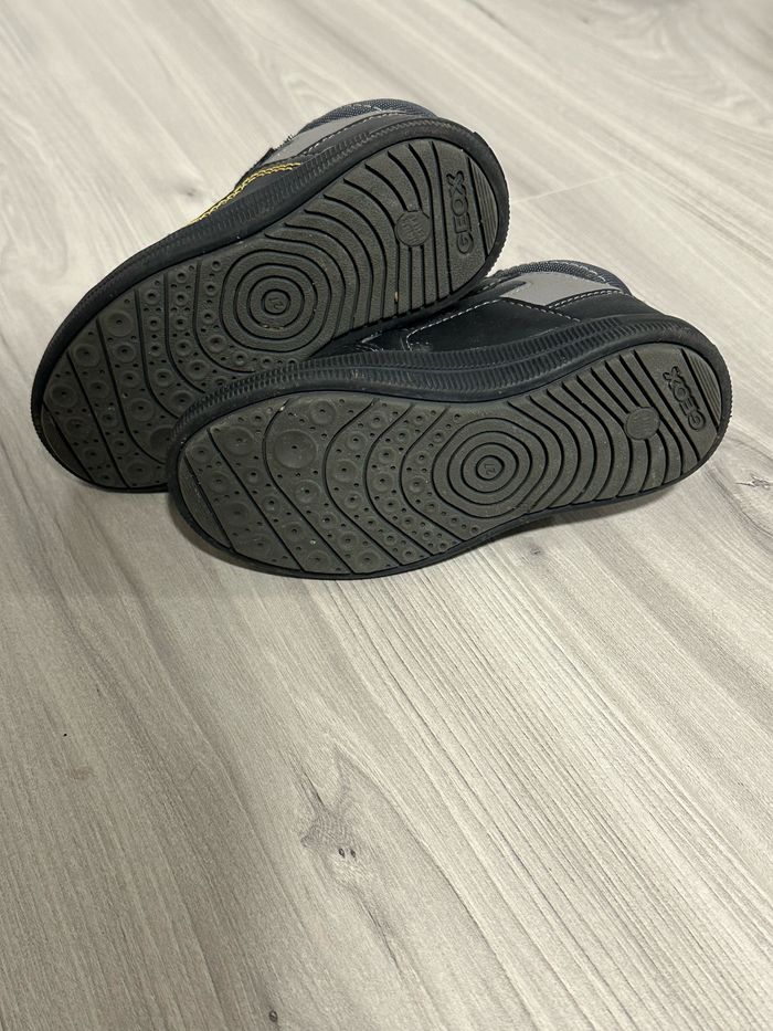 Lot d’une paire de Geox et d’une paire de chaussons Giesswein neufs avec étiquette - photo numéro 3