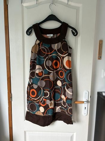 Robe débardeur marron motifs cercles marrons beige et bleus