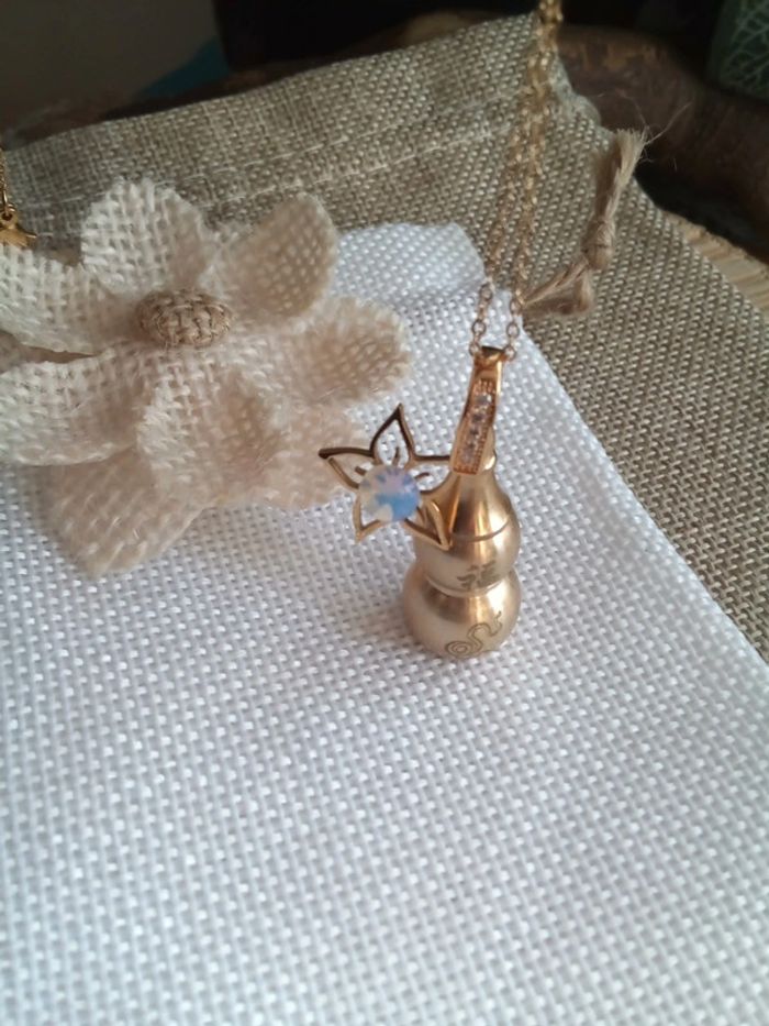 Collier gourde chinoise avec fleur et pierre d'Opale - photo numéro 4