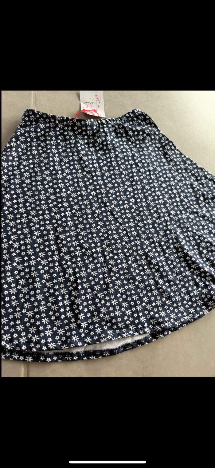 Jupe patineuse marine à fleurs 10 ans - photo numéro 10