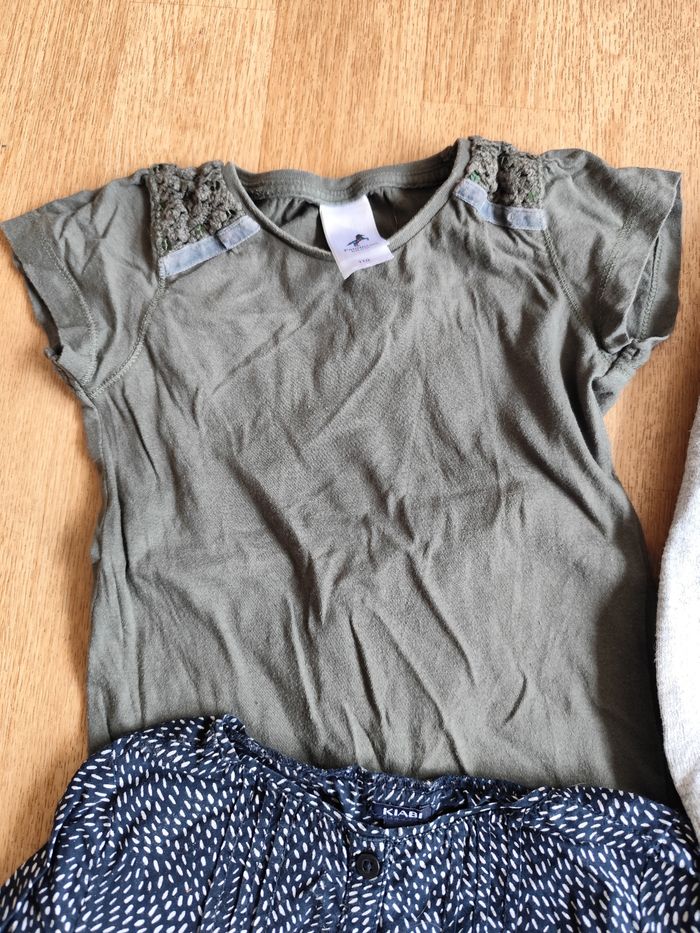 Lot vêtements filles 4 ans printemps Kiabi t shirt chemise gillet - photo numéro 2
