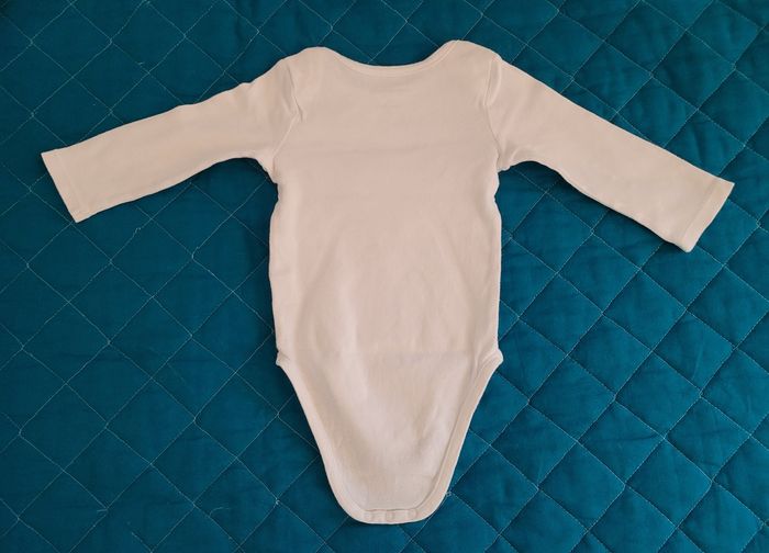 Lot de 5 bodies 9 mois - photo numéro 4