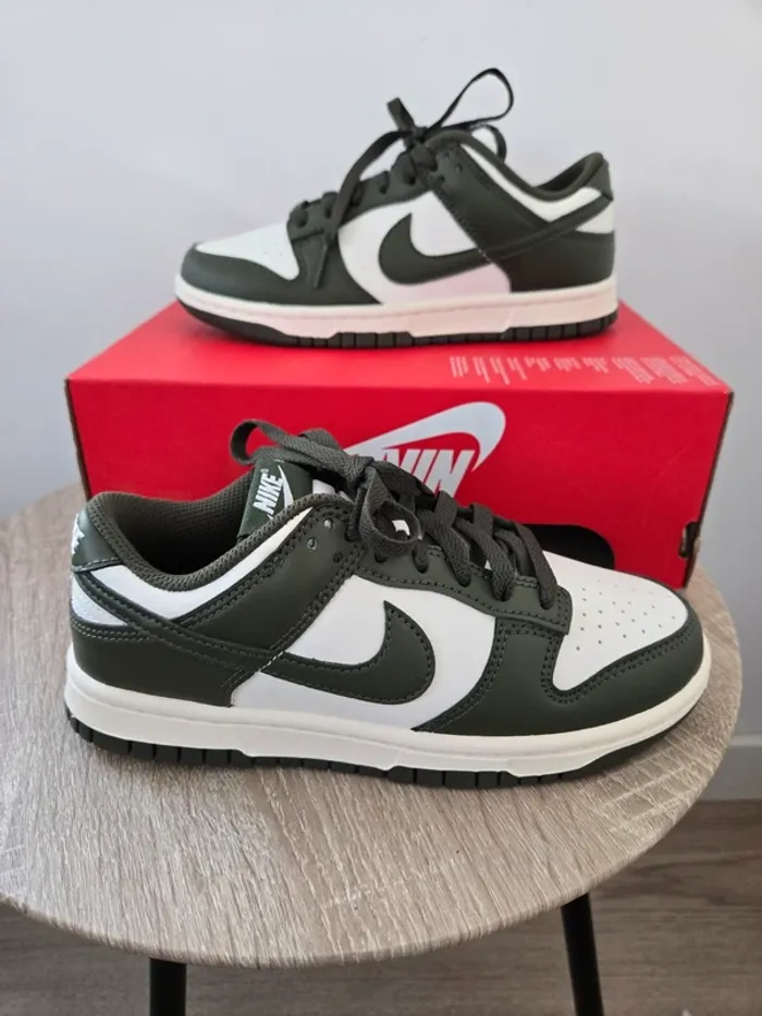 Nike dunk low taille 36 neuves blanc kaki - photo numéro 2