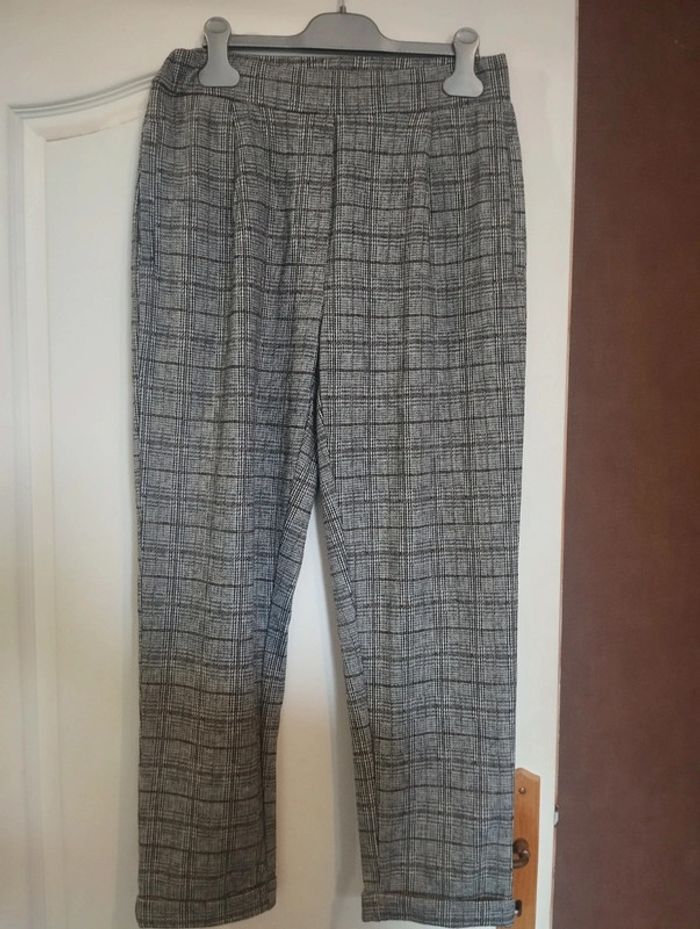 Neuf Pantalon taille élastique gris à carreaux taille M les petites bombes LPB