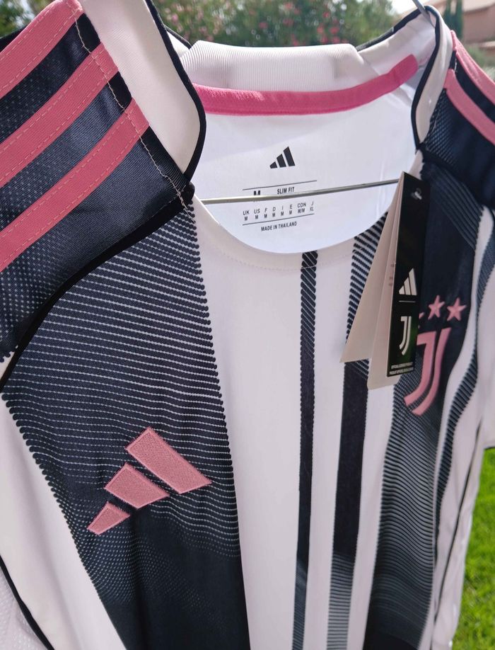 Maillot Juventus Turin 2025-2026 taille M Domicile Neuf - photo numéro 3