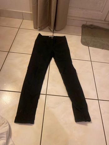 Jean noir, taille huit ans, gemo