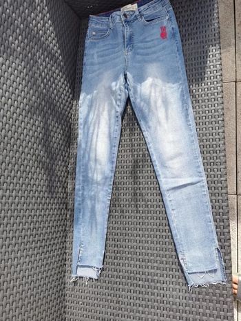 Jean taille haute Jennifer taille 34 neuf