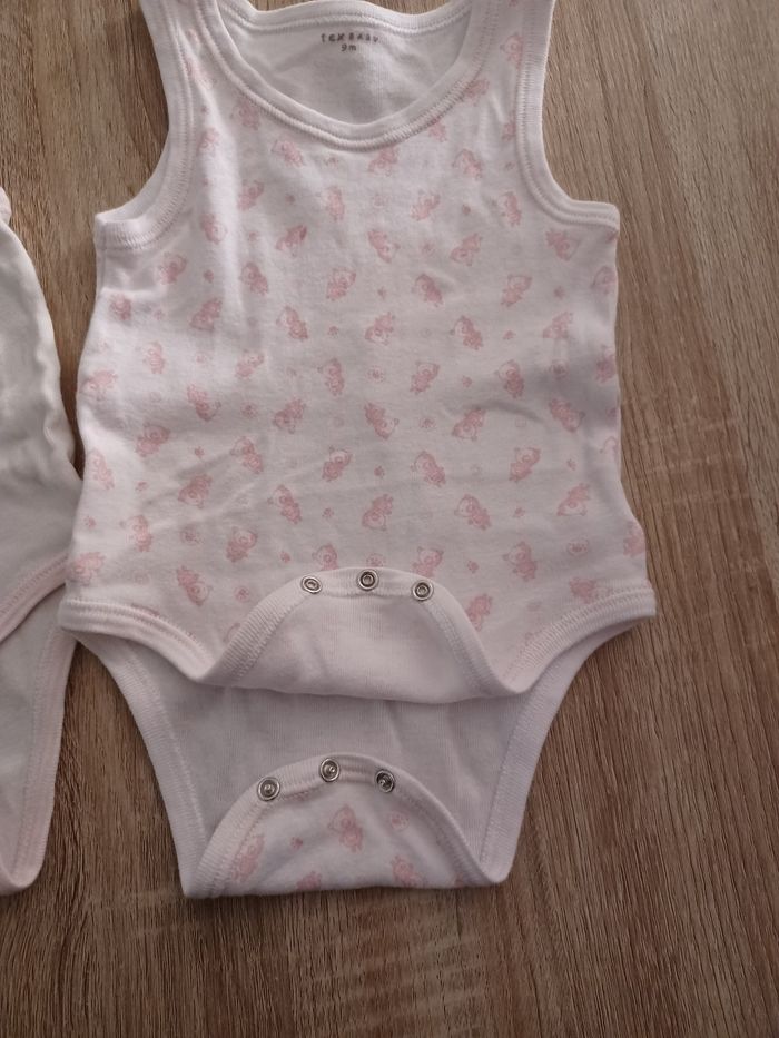 Lot 2 bodies  9 mois - photo numéro 3