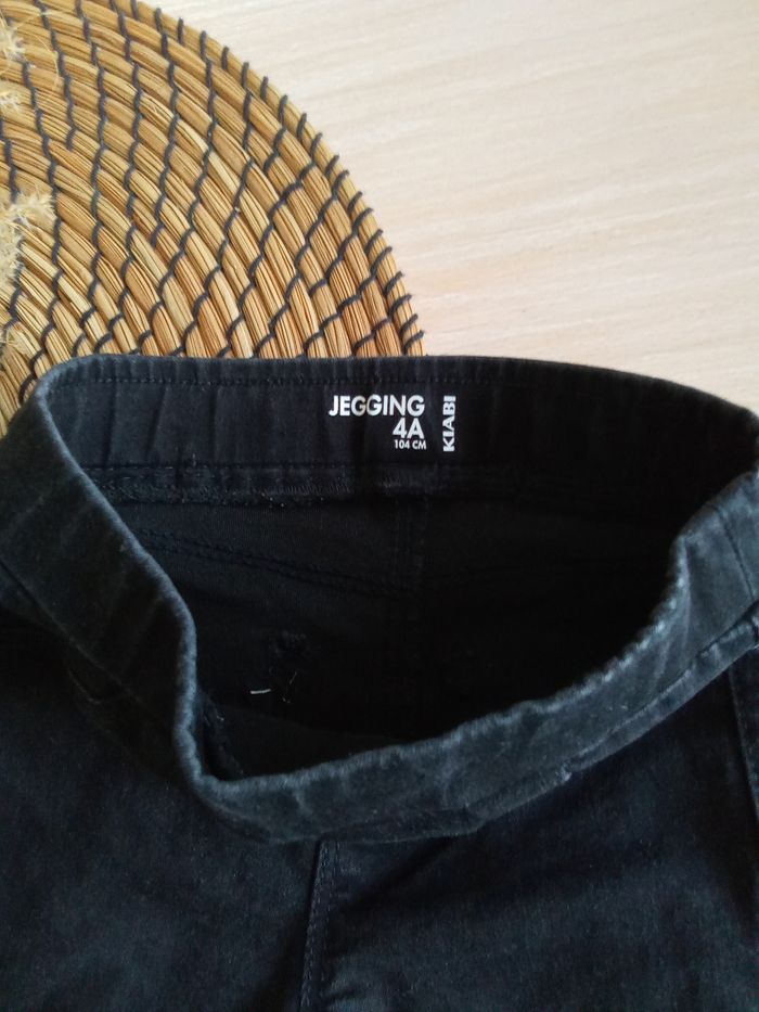 Tregging noir Kiabi taille 4 ans - photo numéro 3
