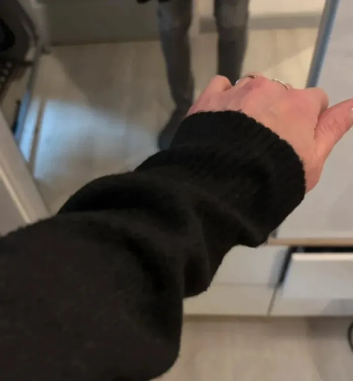 🖤 Robe pull noire Anna Karel – Neuve avec étiquette – Taille M - photo numéro 6