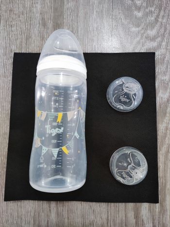 Biberon Tigex 300ml et 2 tétines neuves taille 5