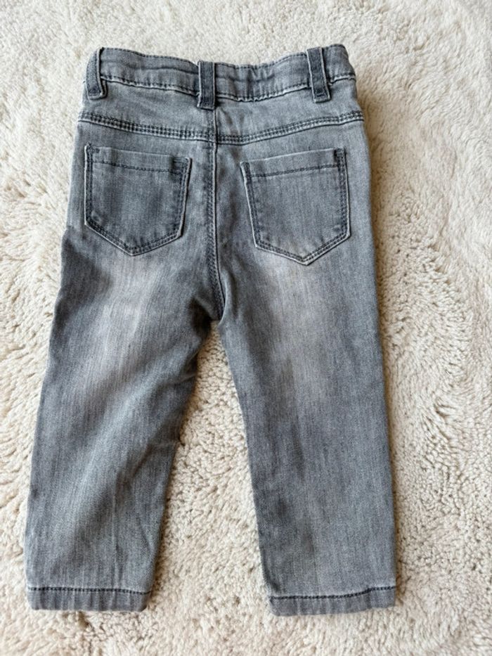 Lot 9 vêtements - 9 mois bébé garçon - pulls- jeans-tee shirts - chemise - très bon état - photo numéro 16