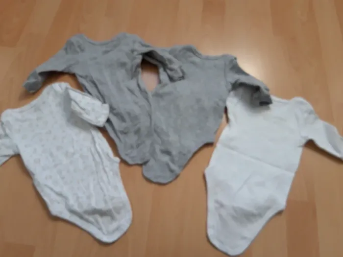 Lot de 4 bodies manches longues 3 mois - photo numéro 9