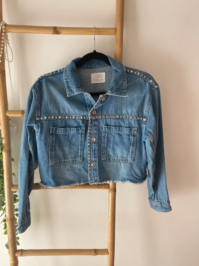 Veste en jean courte avec strass