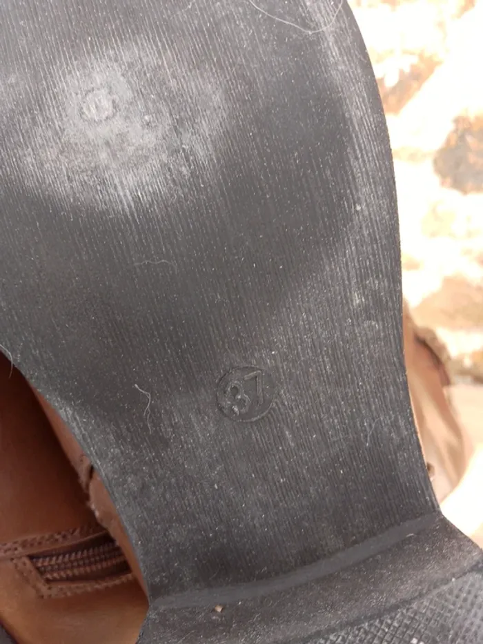 Bottes simili cuir taille 37 - photo numéro 5