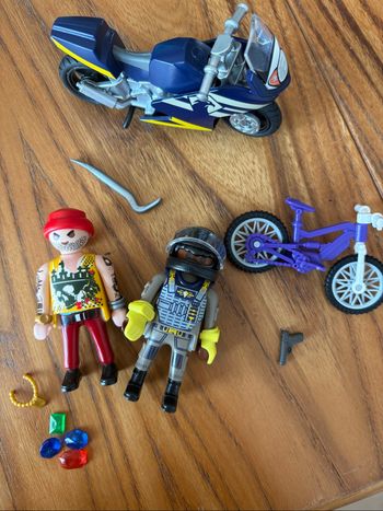 Playmobil policier + voleur