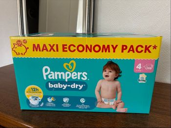 Couches Pampers taille 4 