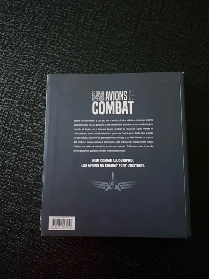 Le grand livre des avions de combat - photo numéro 2