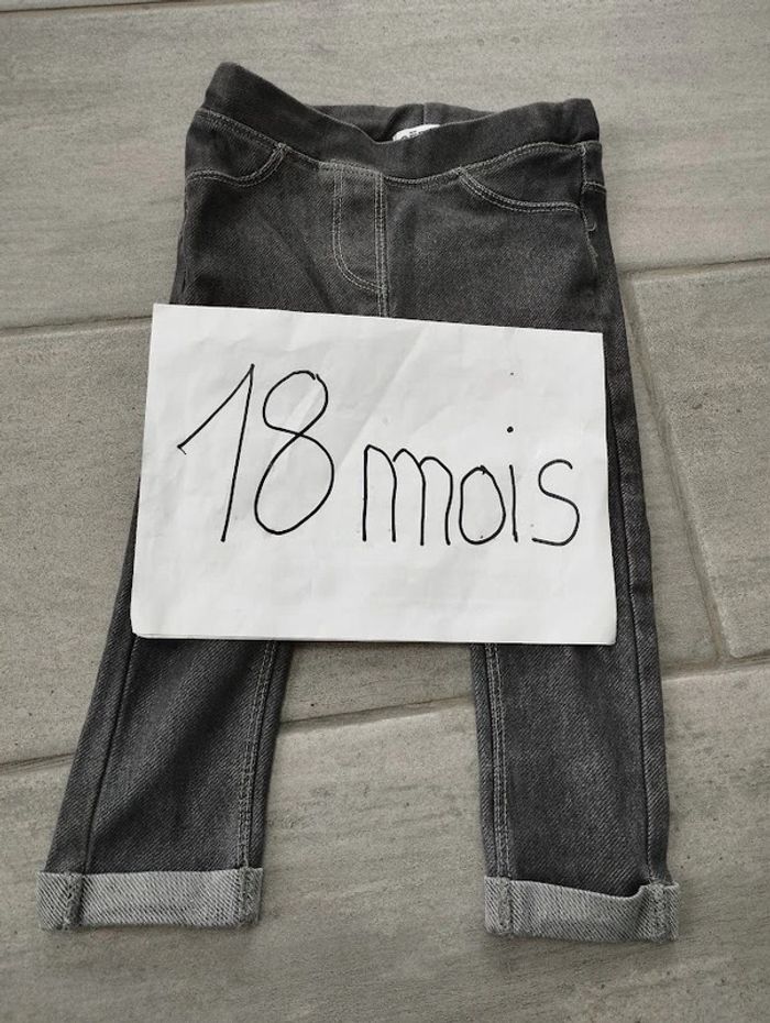 Lot n° 446 Legging Gémo 18 mois