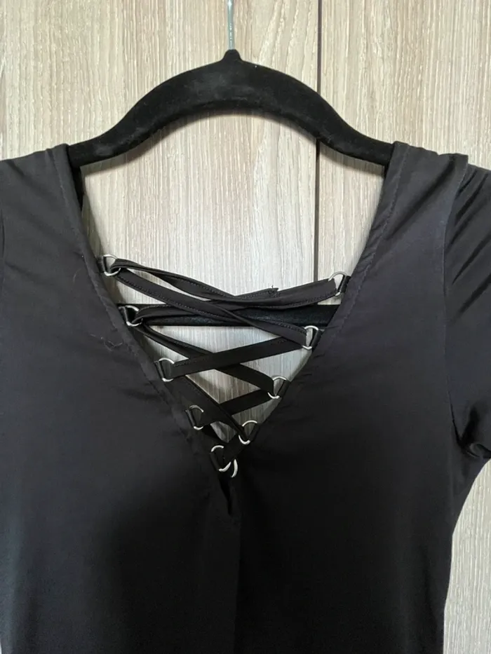 Body noir avec laçage - photo numéro 2