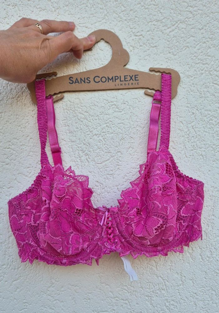Soutien gorge Avec armatures 95C rose.