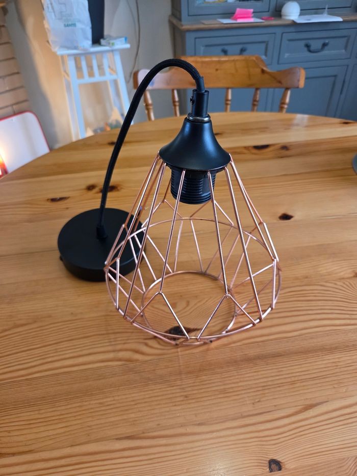 Suspension luminaire or rose