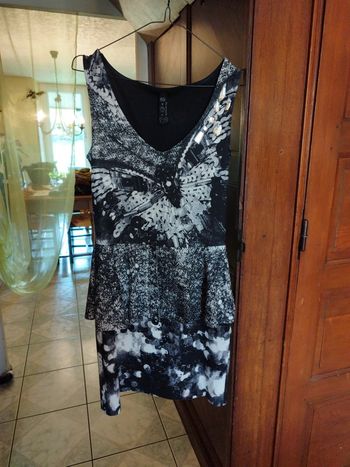 Robe noire et blanche tailleur vintage diamants Desigual M/38
