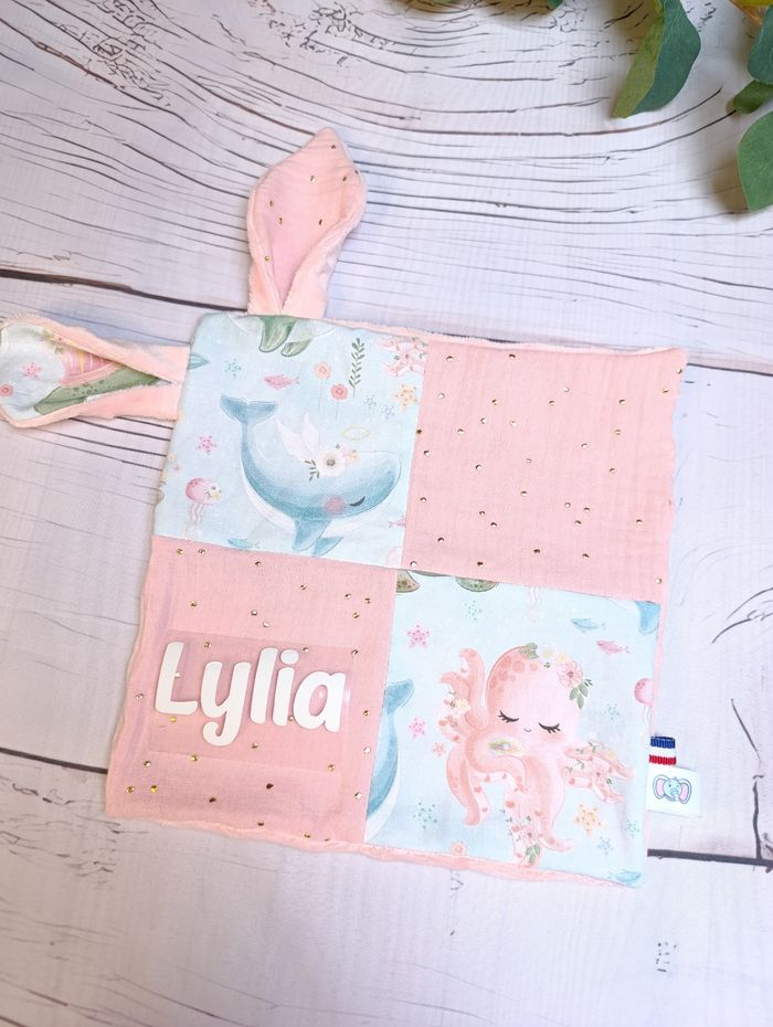 Doudou oreilles de lapin