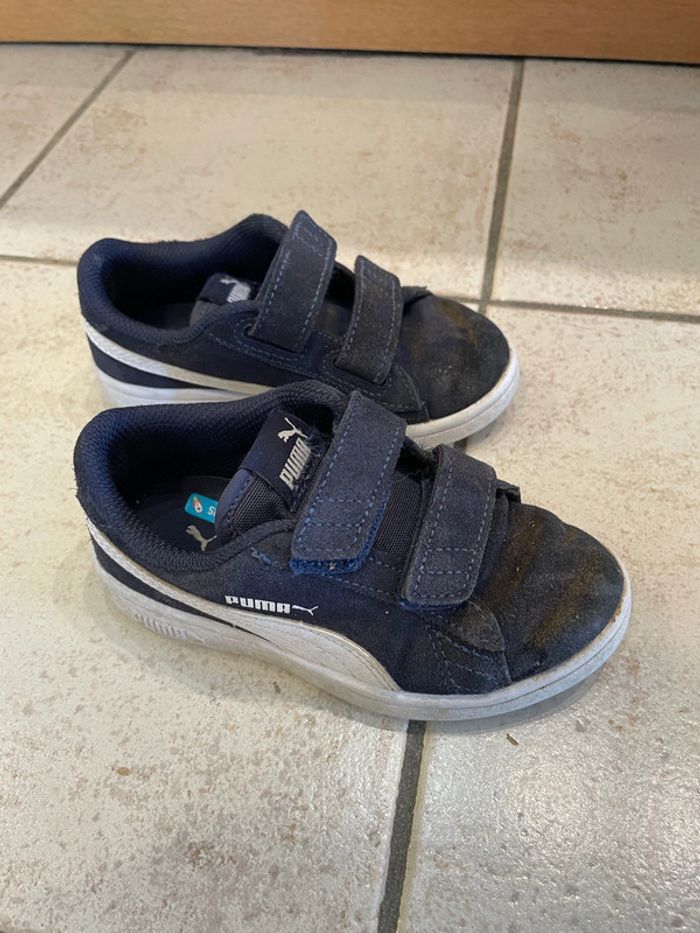 Baskets Puma à scratchs taille 28