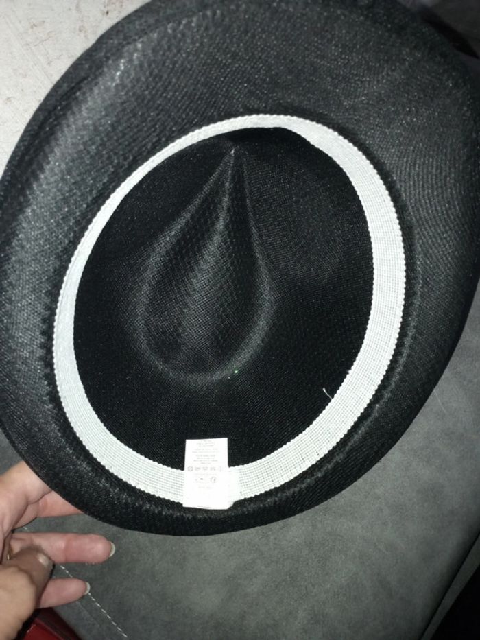 Chapeau noir - photo numéro 4