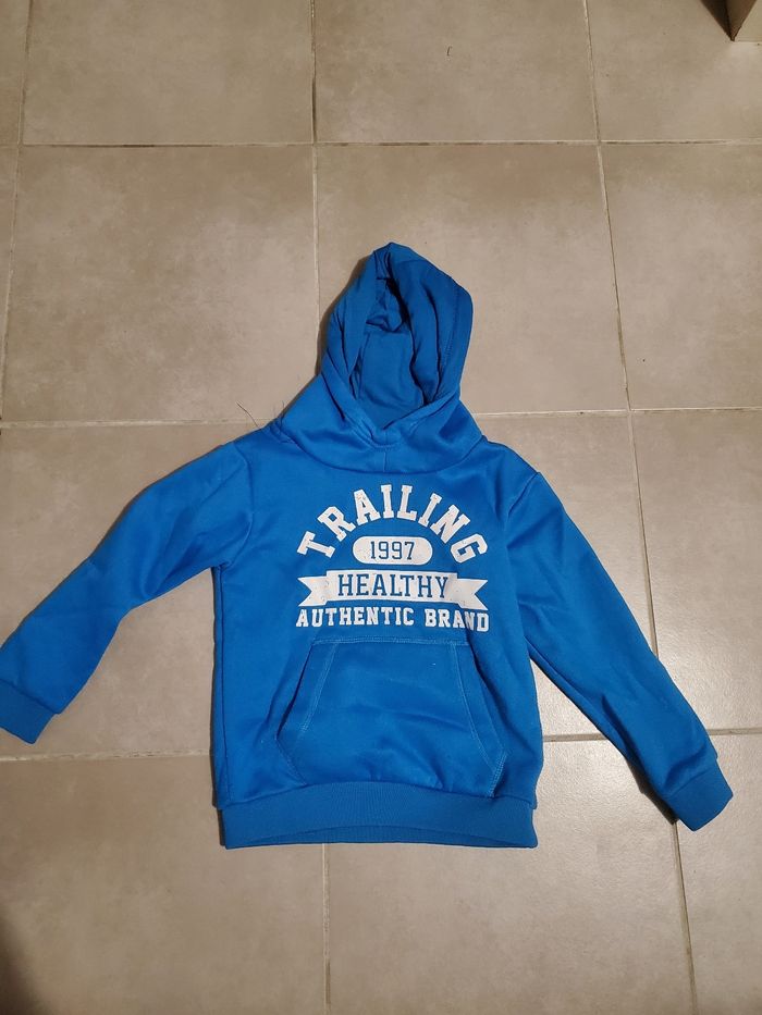 Sweat à capuche U essentiel 4 ans