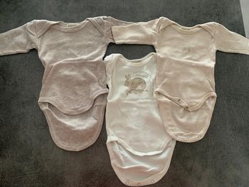 Lot de 3 bodies 1 mois