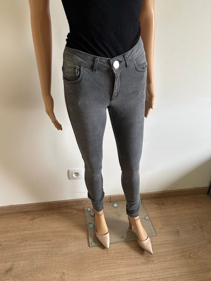 Jean gris foncé Morgan taille 36 TBE (taille petit) - photo numéro 2