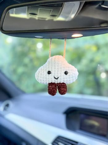 Déco rétroviseur nuage jellycat en crochet 