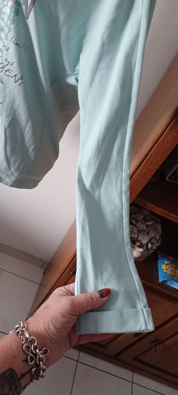 Très beau pull femme T U  couleur vert d'eau - photo numéro 5