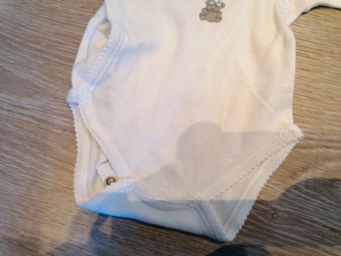 Lot bodys blancs - photo numéro 4